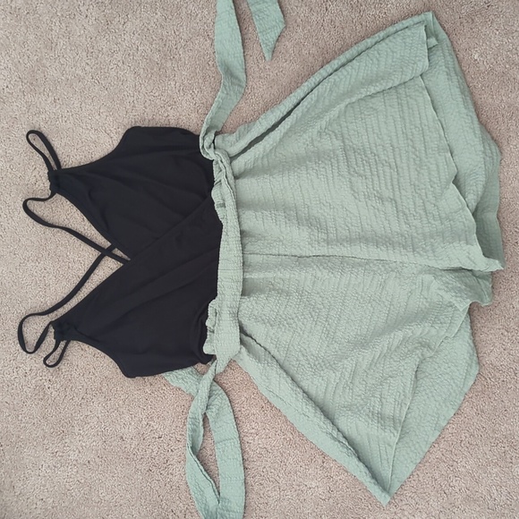 Romper - Picture 1 of 3